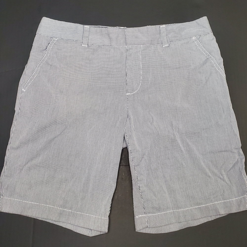 Tommy Hilfiger Women's Pinstripe Shorts - Gray size 6